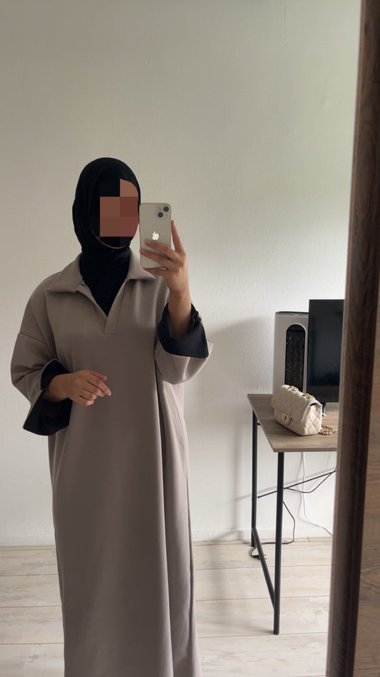 Abaya Noor V-hals Taupe x Black